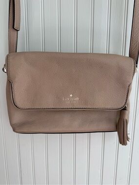 Kate Spade Chester Street Miri Pebbled Leather Crossbody Bag in Beige